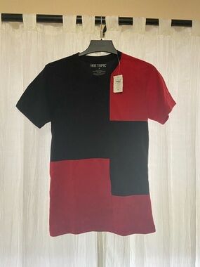 Hot Topic Black & Red Block Short-Sleeve Tee